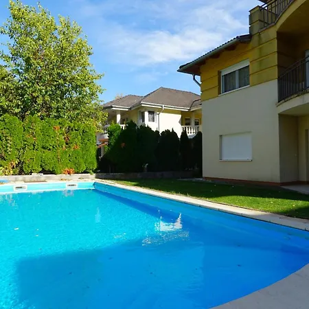 Yellow Sun Apartmán *