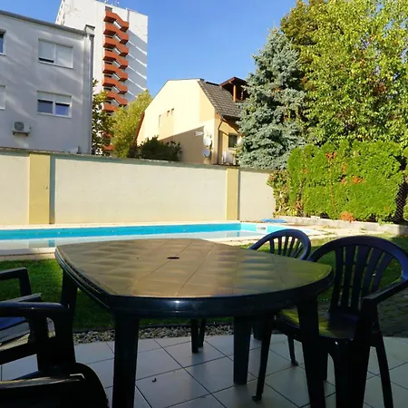 Yellow Sun Apartment