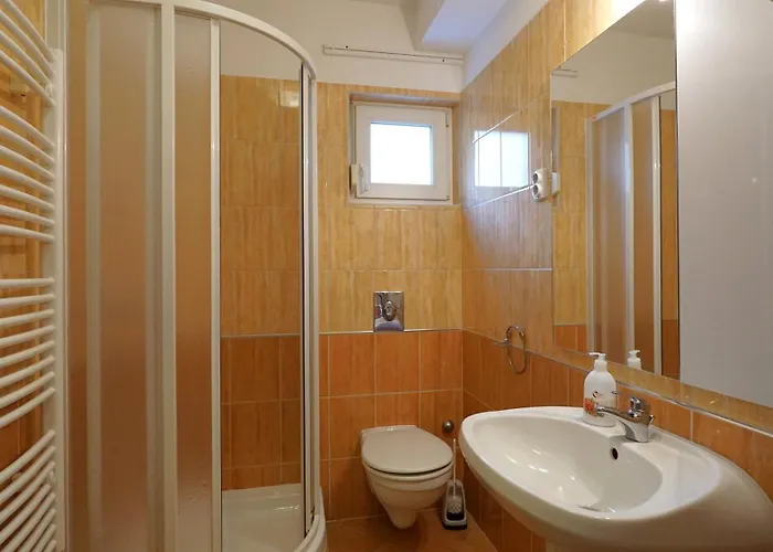 Yellow Sun שיופוק