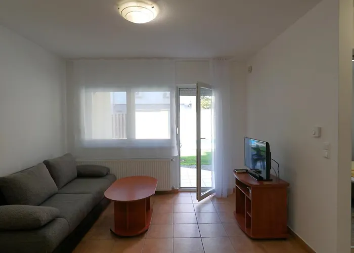 Yellow Sun שיופוק